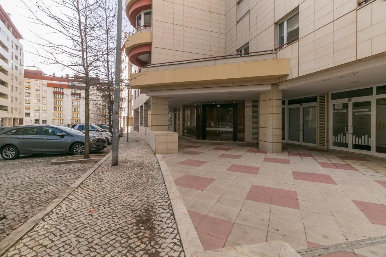 Апартаменти Premium Flat In Upscale Area, Balcony, Parking Лісабон Екстер'єр фото